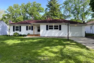 1608 Chevy Chase Dr, Champaign, IL 61821 - Photo 2