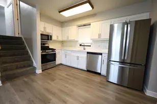 11050 Parkside Ave, Chicago Ridge, IL 60415 - Photo 8