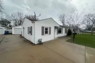 376 Belle Aire Ave, Bourbonnais, IL 60914 - Photo 2