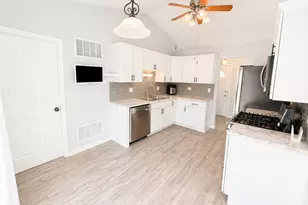 828 Huron Ct, Carol Stream, IL 60188 - Photo 6
