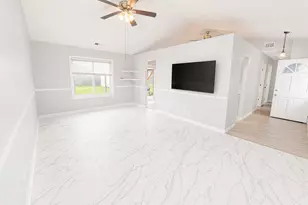 828 Huron Ct, Carol Stream, IL 60188 - Photo 4