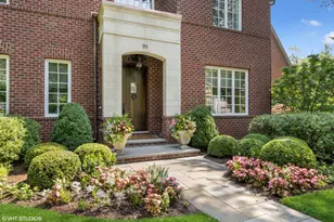 99 Tudor Pl, Kenilworth, IL 60043 - Photo 2