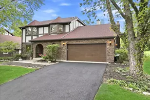 22W324 McCarron Rd, Glen Ellyn, IL 60137 - Photo 2