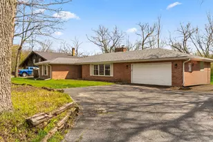 219 E Sheridan Rd, Lake Bluff, IL 60044 - Photo 2