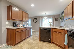 7058 Hidden Green Cir, Fox Lake, IL 60020 - Photo 10