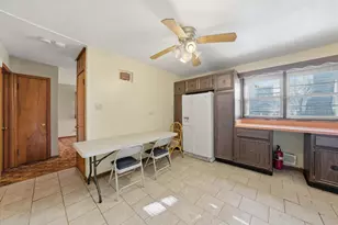 8204 Austin Ave, Burbank, IL 60459 - Photo 6