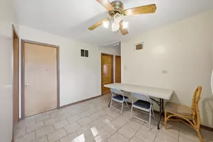 8204 Austin Ave, Burbank, IL 60459 - Photo 4