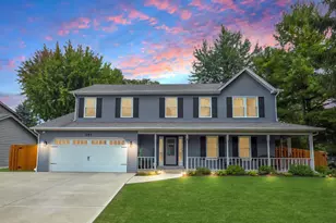 585 N Lyle Ave, Elgin, IL 60123 - Photo 2