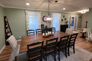 585 N Lyle Ave, Elgin, IL 60123 - Photo 10