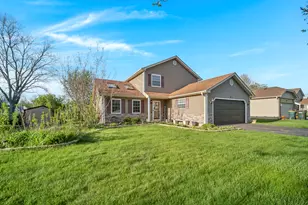 1112 Pheasant Trail, Carol Stream, IL 60188 - Photo 2
