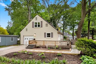 910 Foley Ave, Champaign, IL 61820 - Photo 2