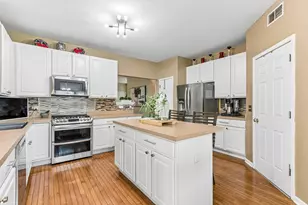 4608 Joyce Ln, McHenry, IL 60050 - Photo 10