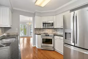 237 Sandy Point Ln, Lake Zurich, IL 60047 - Photo 10