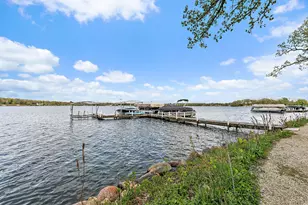 237 Sandy Point Ln, Lake Zurich, IL 60047 - Photo 38