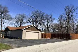 11481 Bell Rd, Lemont, IL 60439 - Photo 4