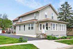 162 Park St, Hampshire, IL 60140 - Photo 2