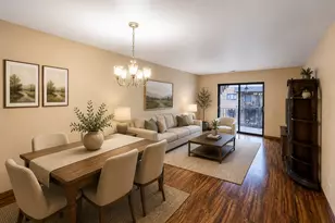 9395 Landings Ln, Des Plaines, IL 60016 - Photo 8