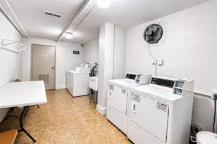 9395 Landings Ln, Des Plaines, IL 60016 - Photo 20
