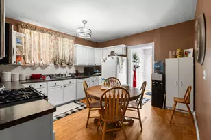 2945 N 77th Ave, Elmwood Park, IL 60707 - Photo 6