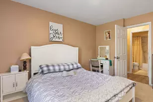 987 Golf Course Rd, Crystal Lake, IL 60014 - Photo 8