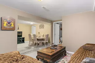 987 Golf Course Rd, Crystal Lake, IL 60014 - Photo 10