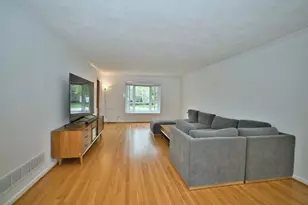 2S510 Seneca Dr, Wheaton, IL 60189 - Photo 10