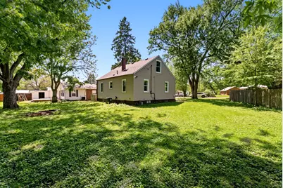 3804 15th Street B, Moline, IL 61265 - Photo 2