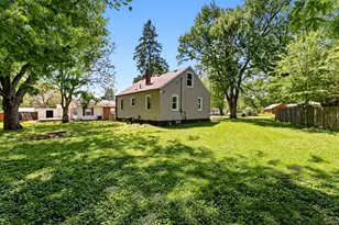 3804 15th Street B, Moline, IL 61265 - Photo 2