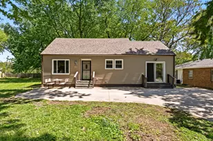 3804 15th Street B, Moline, IL 61265 - Photo 4
