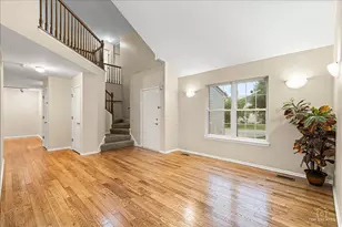 7 Eagle Ct, Streamwood, IL 60107 - Photo 4