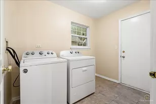 7 Eagle Ct, Streamwood, IL 60107 - Photo 16
