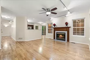 7 Eagle Ct, Streamwood, IL 60107 - Photo 12