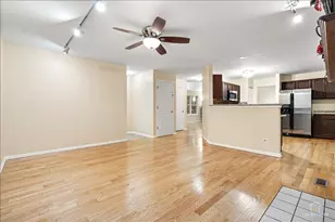 7 Eagle Ct, Streamwood, IL 60107 - Photo 14
