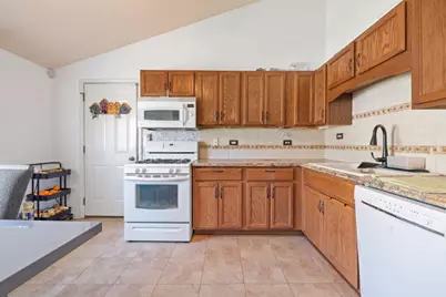 701 Woodbine Lane, Marengo, IL 60152 - Photo 6