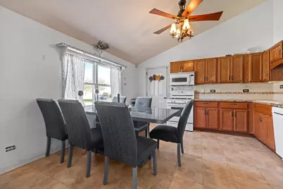 701 Woodbine Lane, Marengo, IL 60152 - Photo 10