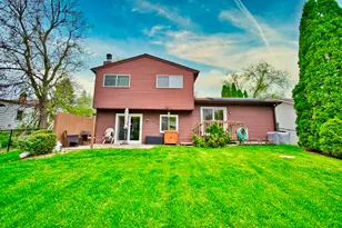 5405 Burwood Rd, Oakwood Hills, IL 60013 - Photo 8