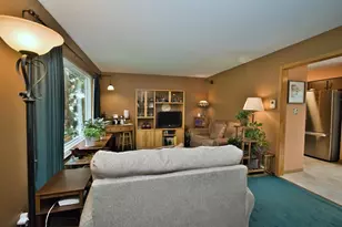 5405 Burwood Rd, Oakwood Hills, IL 60013 - Photo 10