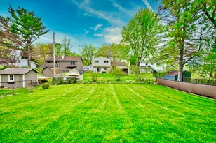 5405 Burwood Rd, Oakwood Hills, IL 60013 - Photo 6