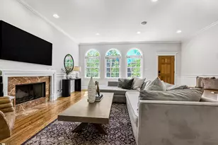 4219 N Winchester Ave, Chicago, IL 60613 - Photo 2