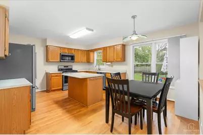 705 Gregor Lane, Wheeling, IL 60090 - Photo 6