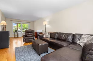 705 Gregor Ln, Wheeling, IL 60090 - Photo 4