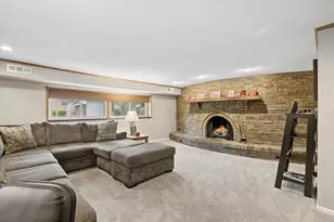 1903 E Ivy Ln, Mount Prospect, IL 60056 - Photo 10