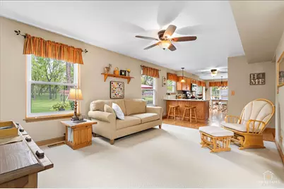 312 Greenview Drive, Crystal Lake, IL 60014 - Photo 8