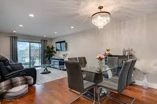9342 Landings Ln, Des Plaines, IL 60016 - Photo 6