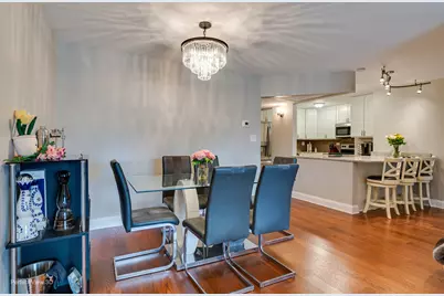 9342 Landings Lane #203, Des Plaines, IL 60016 - Photo 8
