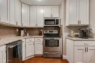 9342 Landings Ln, Des Plaines, IL 60016 - Photo 2