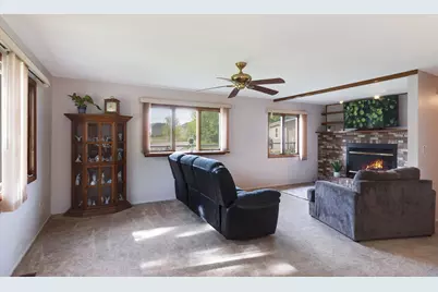 34 N California Avenue, Mundelein, IL 60060 - Photo 4