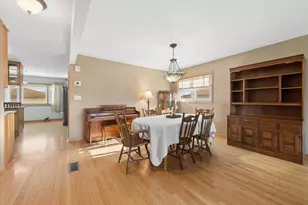 3810 Emerson Dr, Schiller Park, IL 60176 - Photo 6