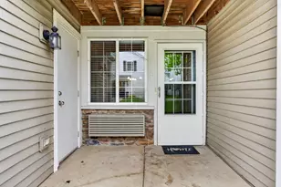 1613 Silverstone Dr, Carpentersville, IL 60110 - Photo 2