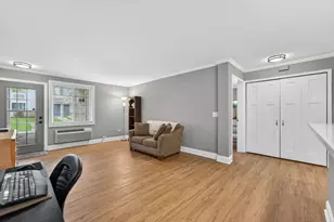 1613 Silverstone Dr, Carpentersville, IL 60110 - Photo 6